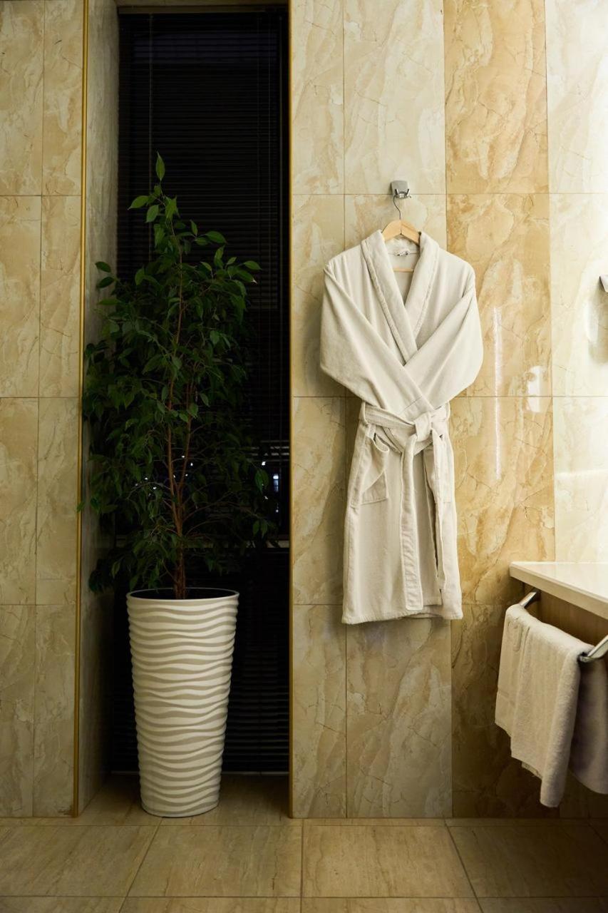 Edem Hotel Turkistan Екстериор снимка