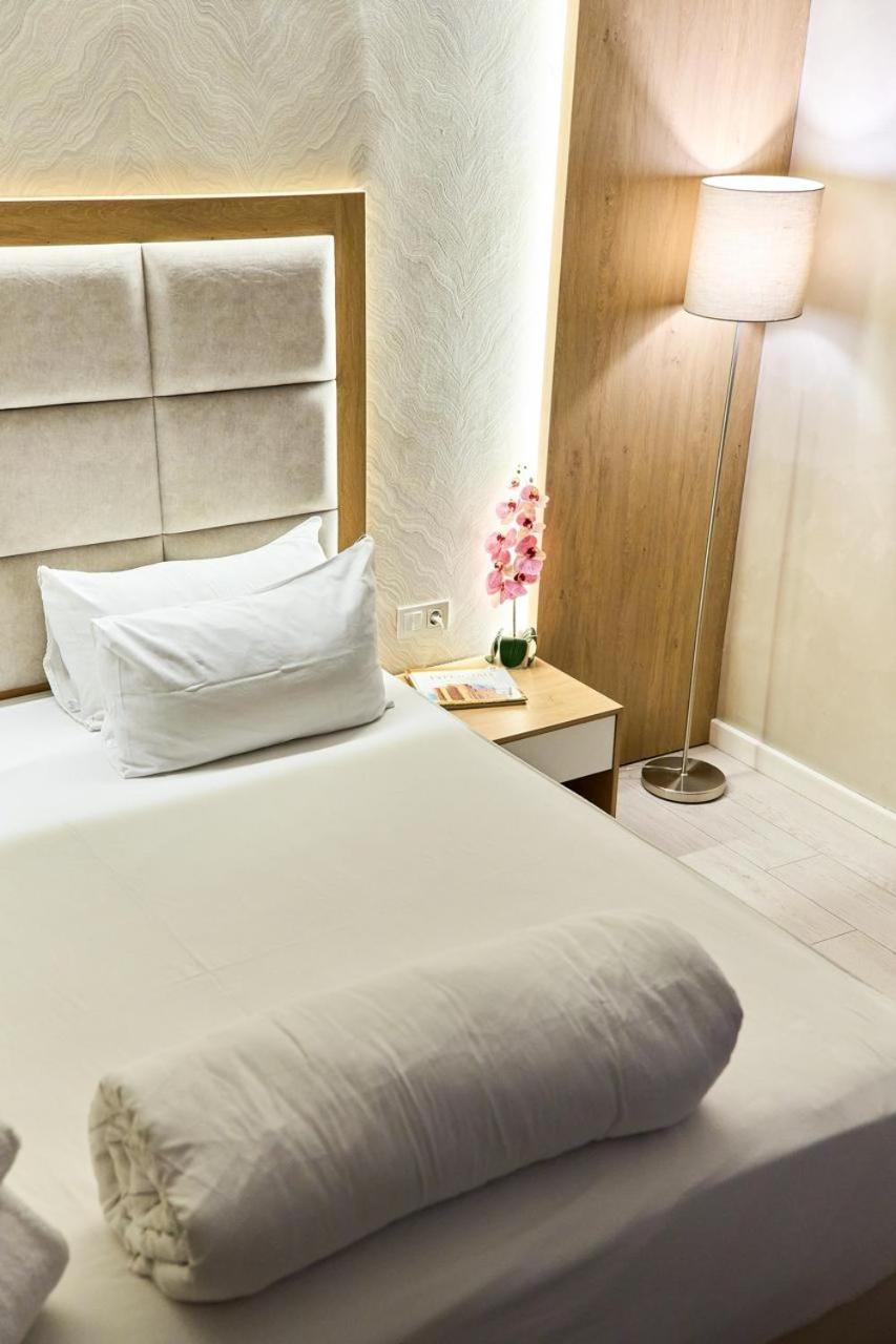 Edem Hotel Turkistan Екстериор снимка
